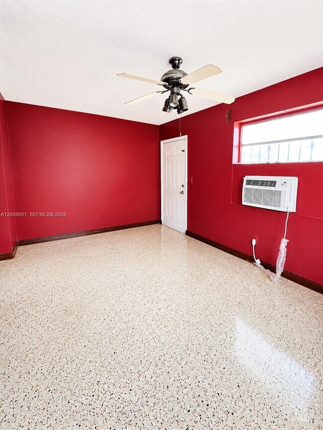 Foto del edificio - 3210 NW 22nd Ave