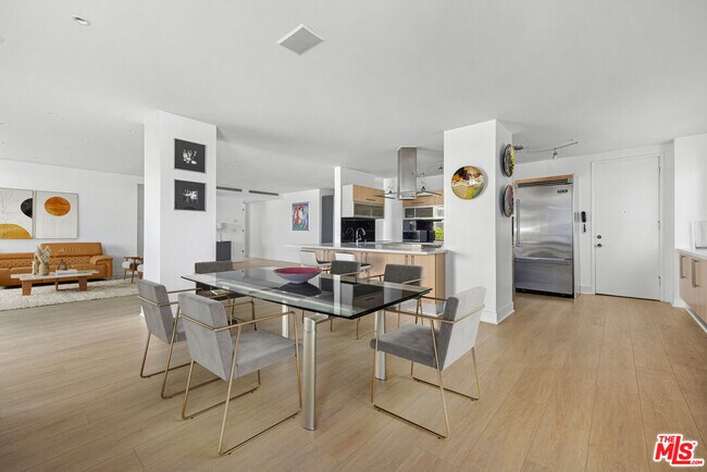 Foto del edificio - 1100 Alta Loma Rd