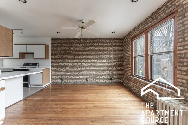 Building Photo - 1228 W Carmen Ave