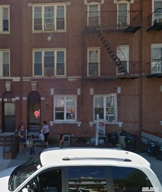 Building Photo - 2062 77th St