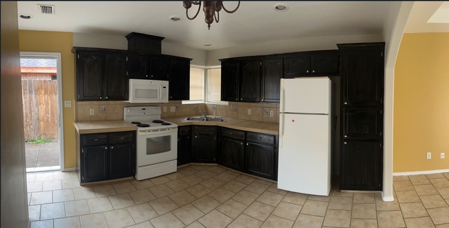Building Photo - 1804 Agua Fina