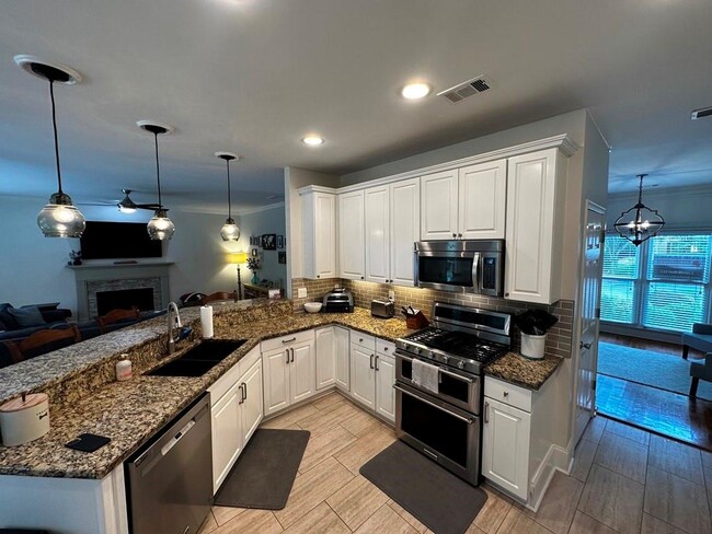 Building Photo - 11640 Vista Forest Dr