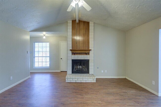 Building Photo - 3203 Mourning Dove Dr