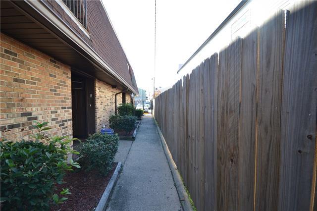 Building Photo - 1637 42nd St