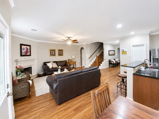 Foto del edificio - 110 N Hawkhurst Cir