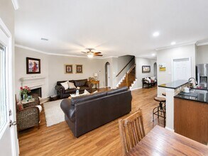 Building Photo - 110 N Hawkhurst Cir
