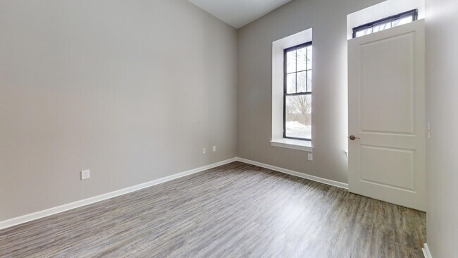 Interior Photo - Bradlee Danvers