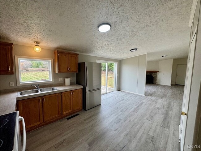 Foto del edificio - 4943 Forest Ave