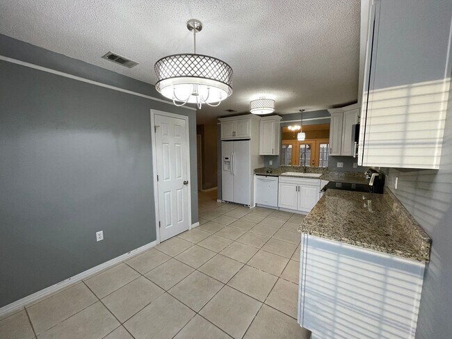 Foto del edificio - Beautiful 3 Bedroom Home in Fort Walton Beach