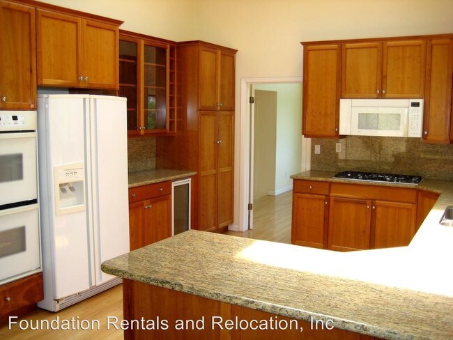 Building Photo - 4 br, 3 bath House - 763 Rowland Blvd