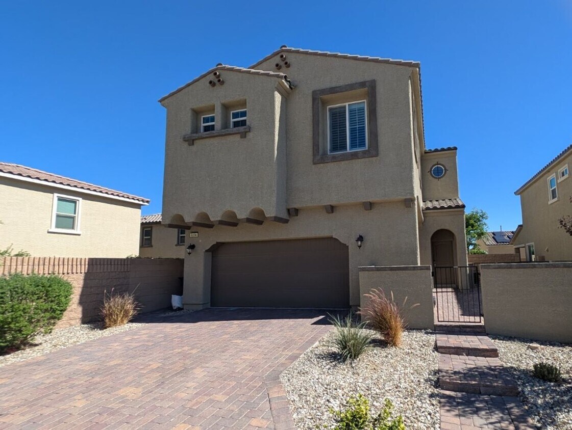 Foto principal - 8096 Skye Roar Ct