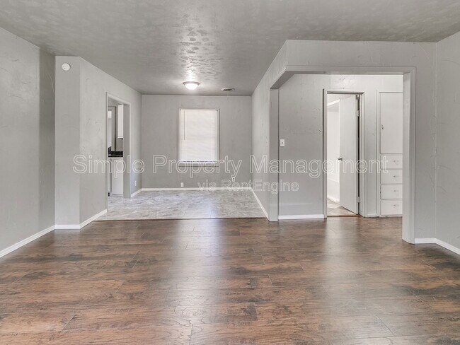Foto del edificio - 1321 NW 82nd St