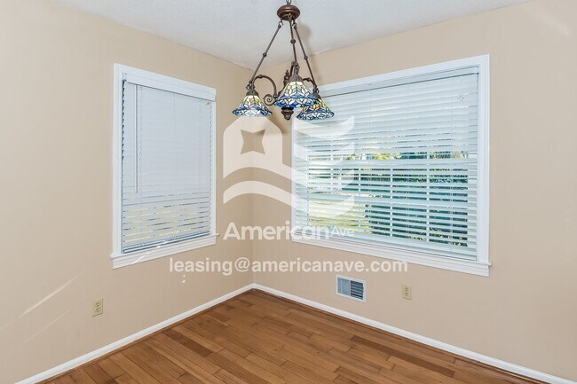 Building Photo - 106 Sonning Rd