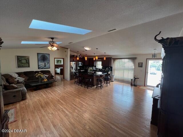 Foto del edificio - 1350 S Daytona Ave