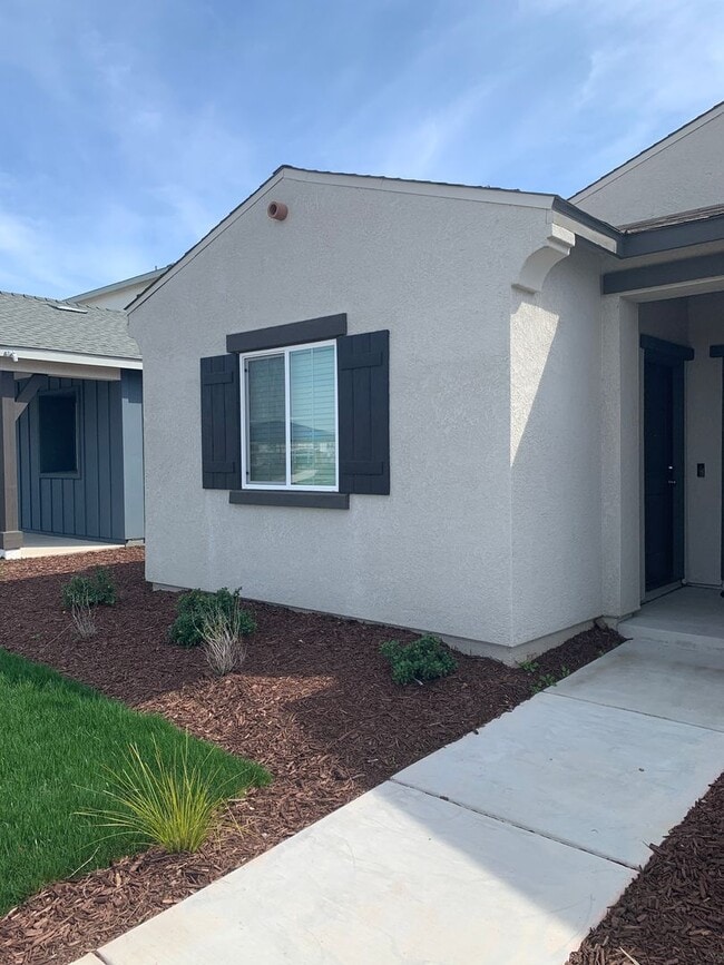 Building Photo - 810 Holdenhurst Ln