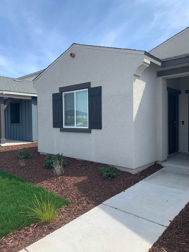 Foto del edificio - 810 Holdenhurst Ln