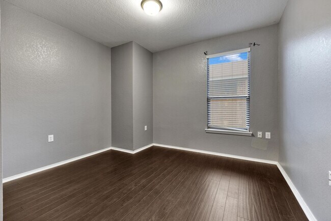 Foto del edificio - Modern Elegance Meets Comfort in San Anton...