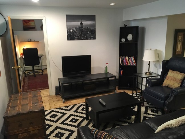 Building Photo - 321 Greenwood Avenue
