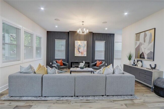 Building Photo - 2014 Cambridge Ave