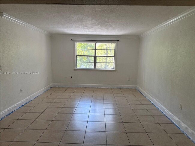 Building Photo - 17255 SW 95th Ave