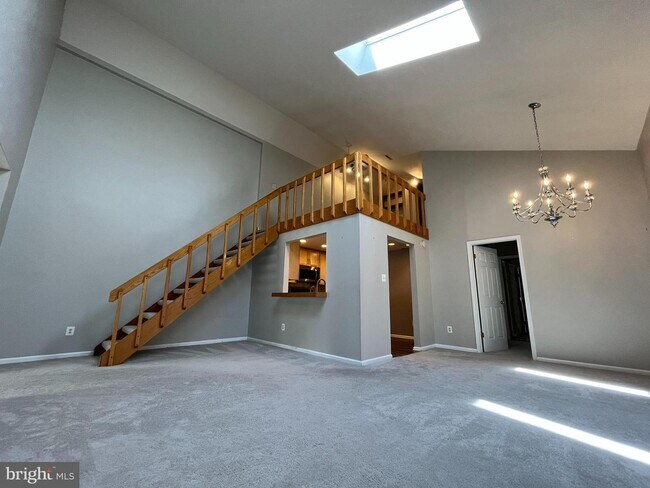 Building Photo - 606 Mountainview Dr