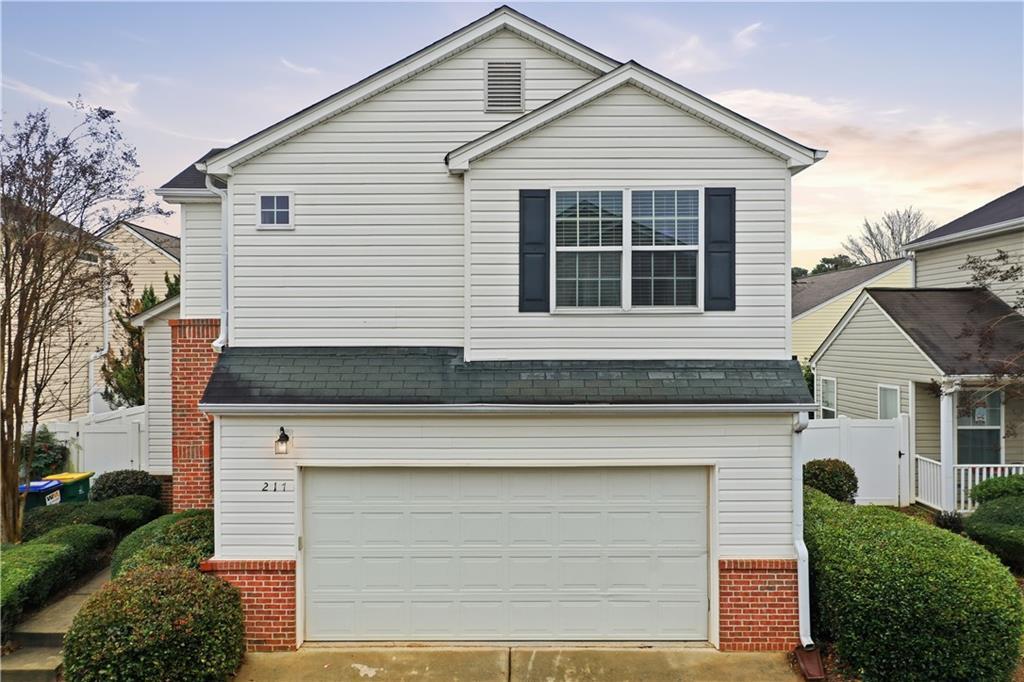 Foto principal - 217 Hiawassee Dr