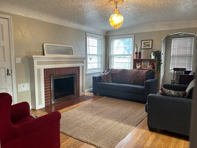 Foto del edificio - 611 W 32nd St