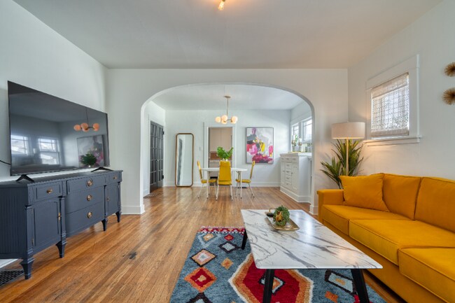 Foto del edificio - 2215 SE Powell Blvd