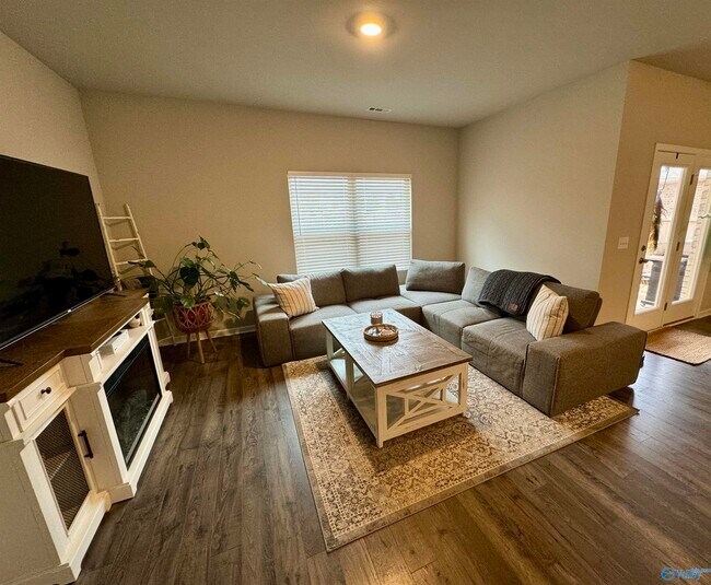 Building Photo - 107 Edensmith Dr