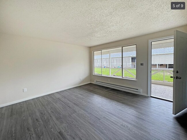 Foto del edificio - 130 166th St S