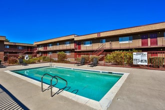 Building Photo - El Parque Villas