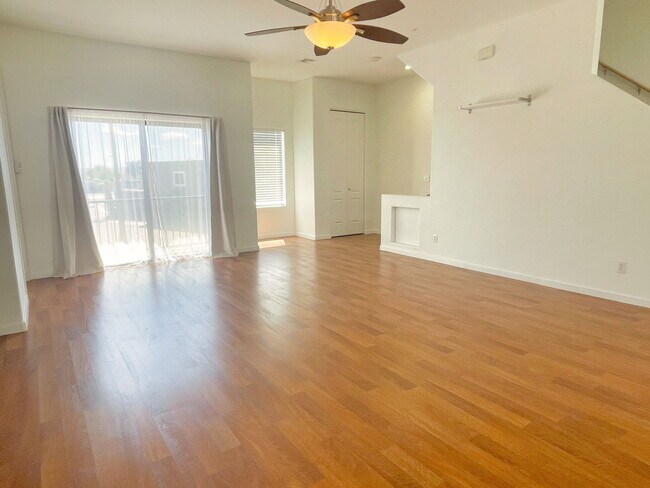 Foto del edificio - 4637 E Culver St