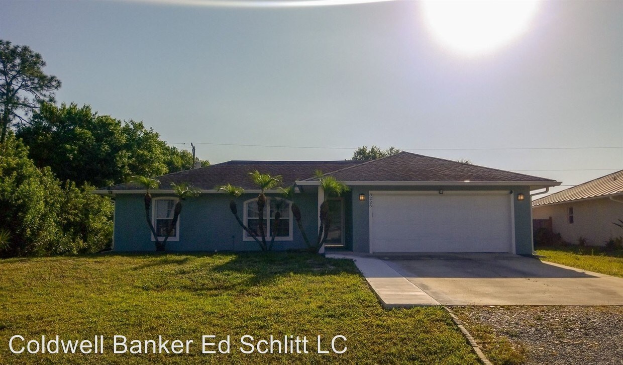 Primary Photo - 3 br, 2 bath House - 8226 102nd Ave