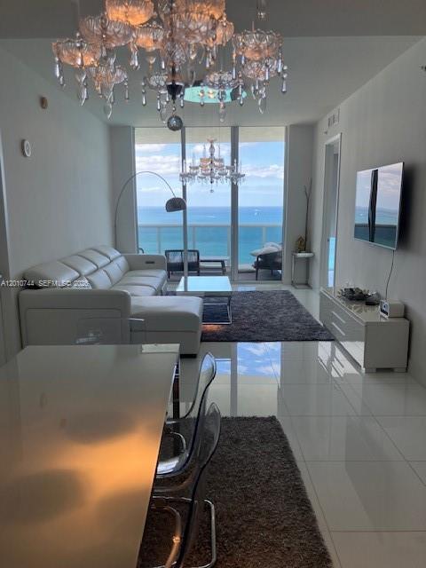 Foto del edificio - 18201 Collins Ave