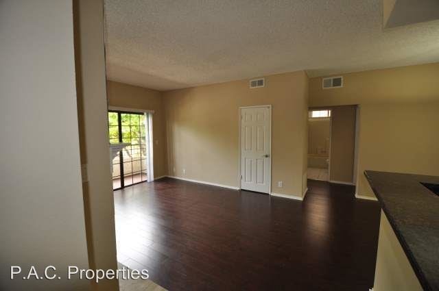Building Photo - 11594 Moorpark St