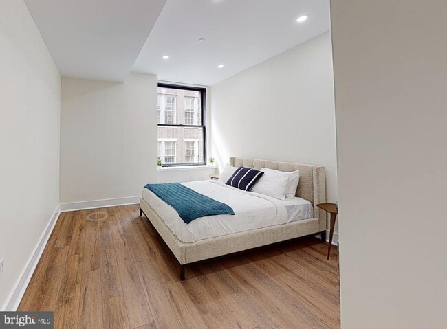 Foto del edificio - 150 S Independence Mall W