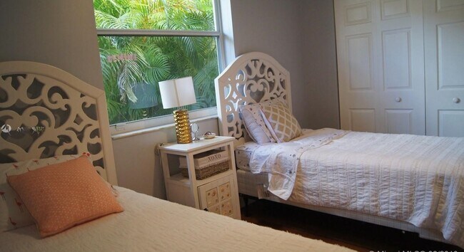 Bedroom 3 - 2874 Oakbrook Dr