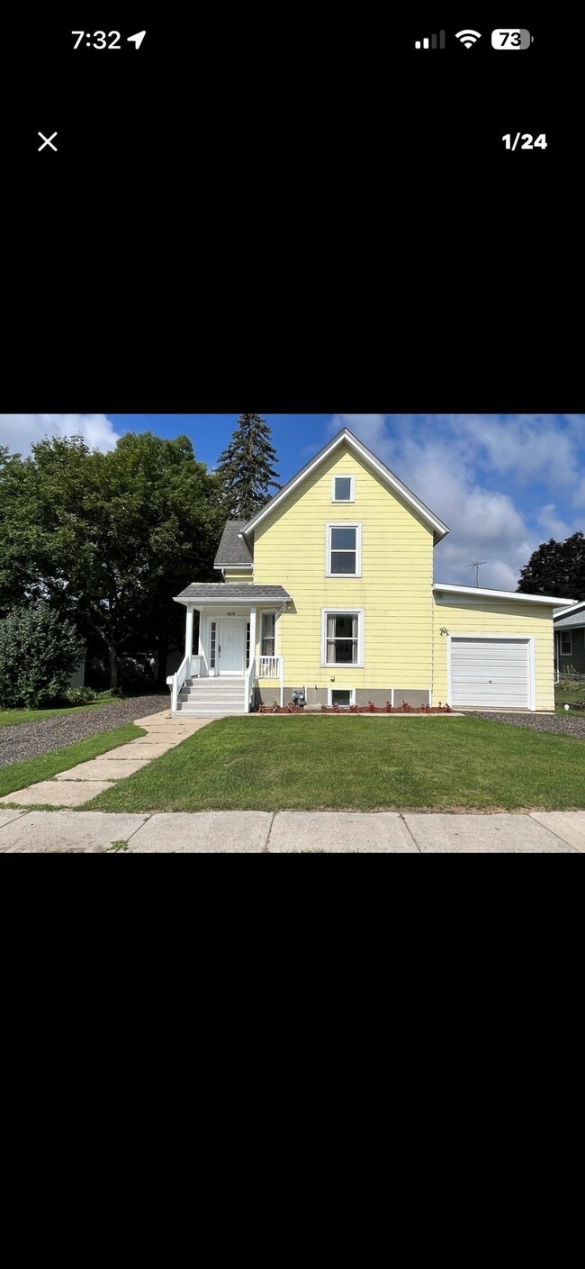 Building Photo - 409 Douglas St