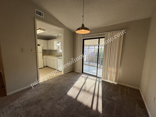 Foto del edificio - 605 Cooper Estates Dr
