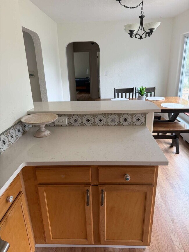 Building Photo - Spacious 4BR/2BA Home in Lakewood - Refinished Hardwoods, Updated Kitchen & Fenced Yard, Availabl...