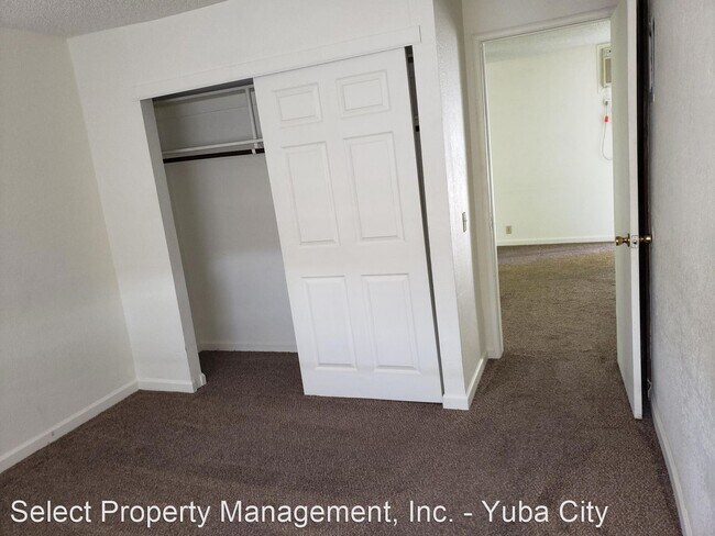 Building Photo - 1221 B St