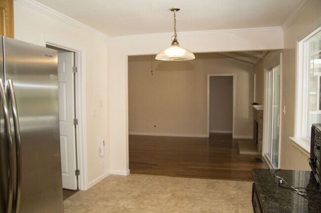 Building Photo - 4 br, 2 bath House - 161 Gable Dr