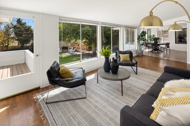 Building Photo - Belvedere Terrace Home