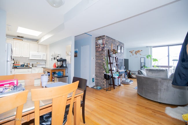 Building Photo - 2201 N Cleveland Ave