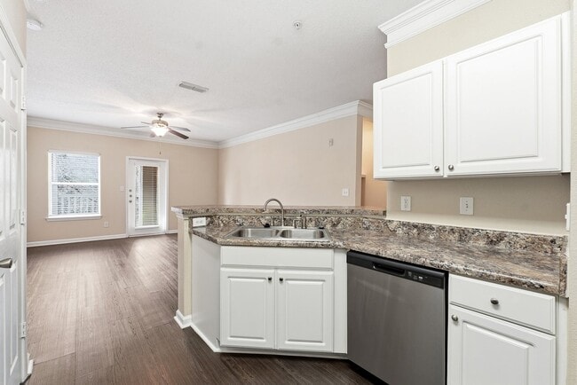 Building Photo - Villas at Newnan Crossing