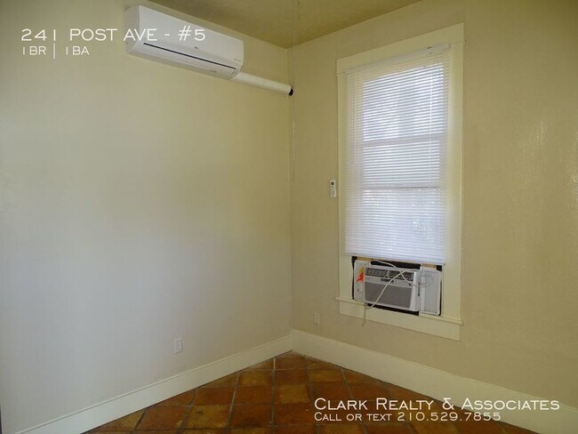 Building Photo - 241 Post Ave. #5, San Antonio, TX. 78215