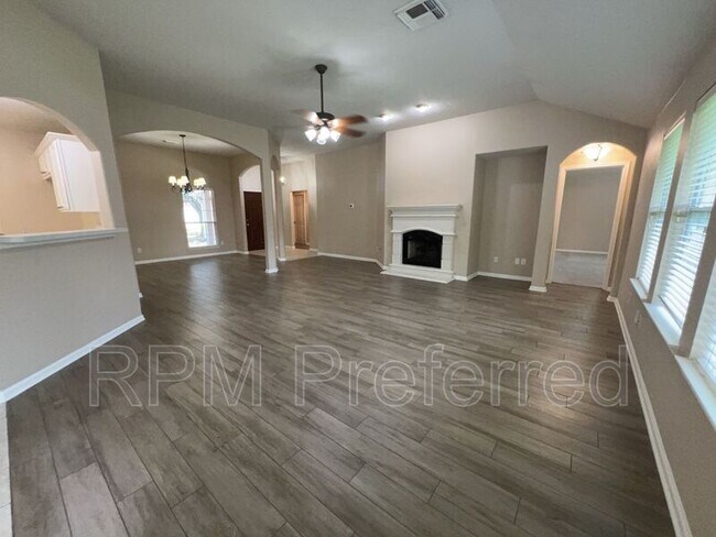 Foto del edificio - 2407 Daneswood Ct