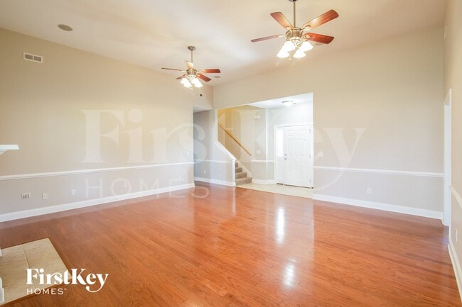 Building Photo - 7648 Fayetteville Rd