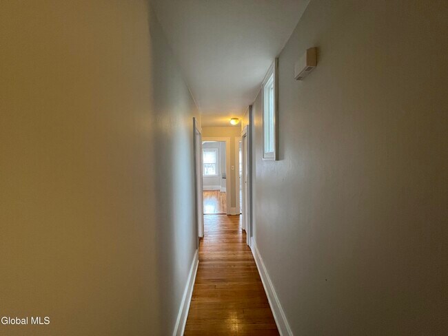 Foto del edificio - 1226 Wendell Ave