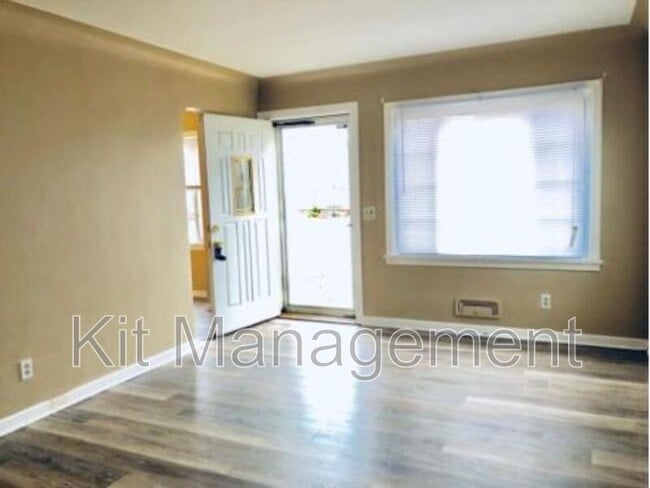 Building Photo - 744 Brinton Dr
